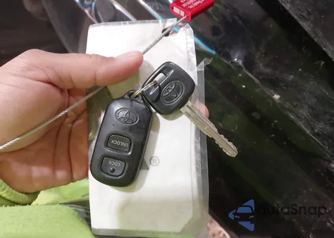 2006 Toyota Highlander z USA, uszkodzony, nr VIN JTEGD21A760133428